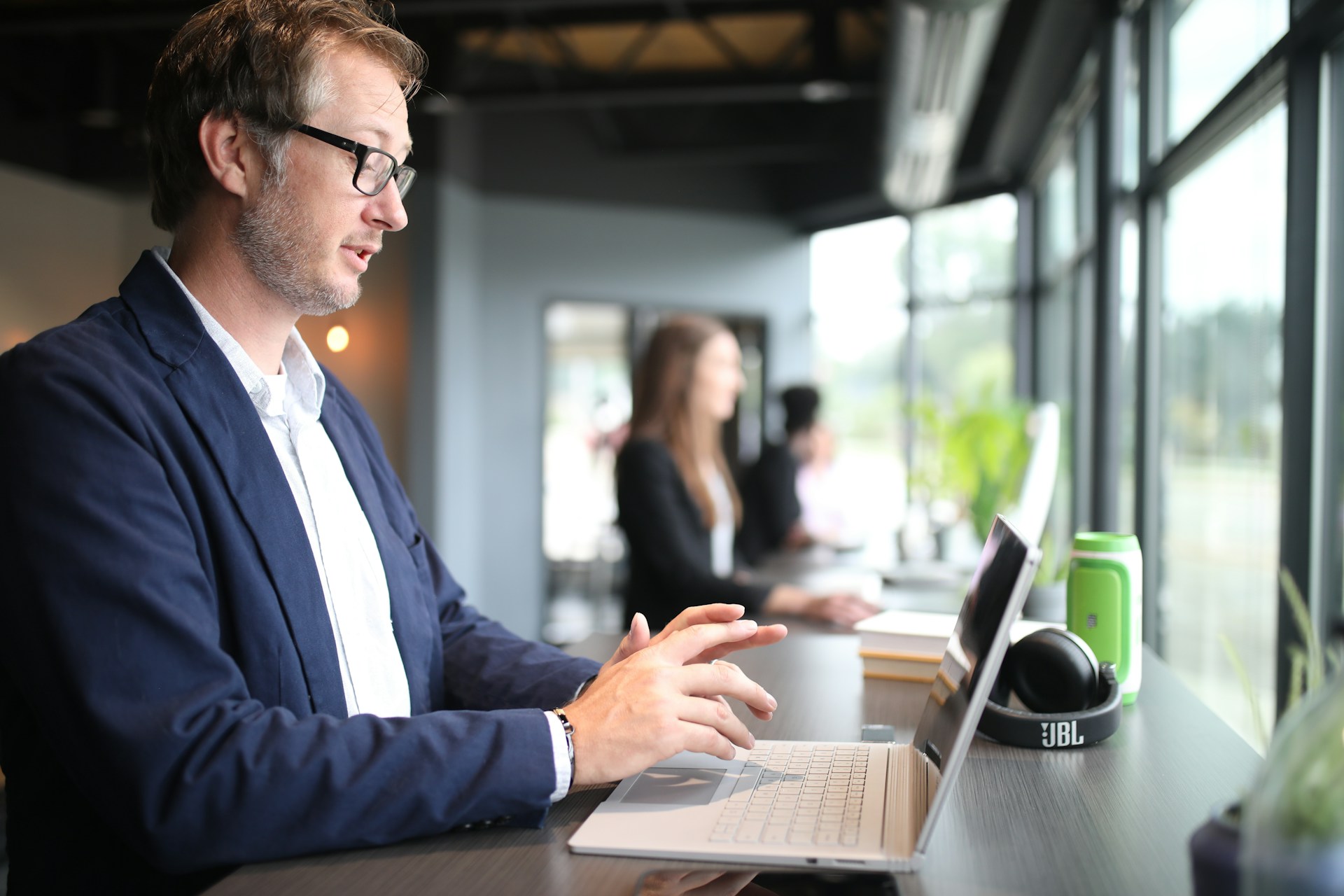 How back-office technology reduces manual administration in a recruitment agency